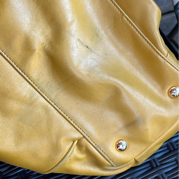 Michael Kors Beverley Mustard Yellow- Gold Drawstring Bag- rare vintage - Picture 9 of 16